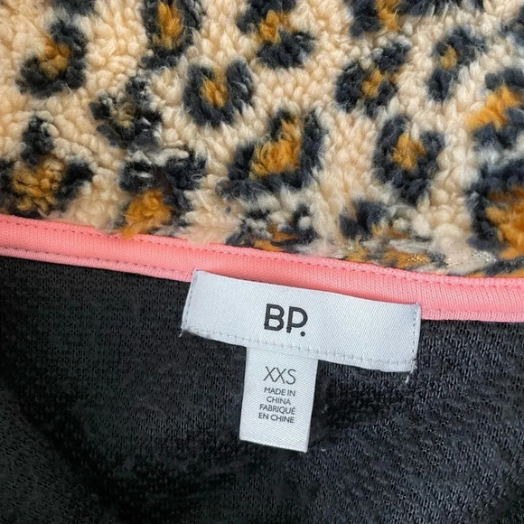 BP. Leopard Print Colorblock Fleece Pullover Sz XXS - Picture 3 of 7